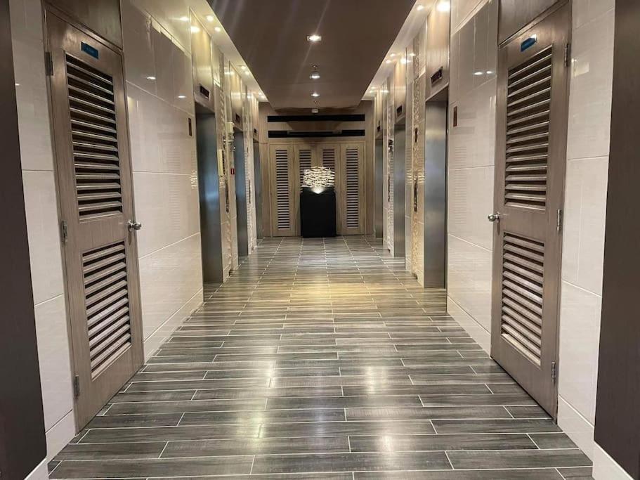 Shore 1 & 3 Residences Moa 1br With Balcony By Darpm