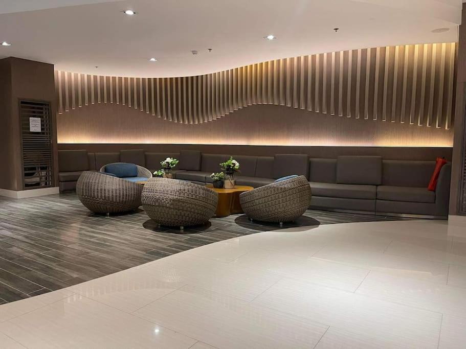 Apartment Shore 1 & 3 Residences Moa 1br With Balcony By Darpm