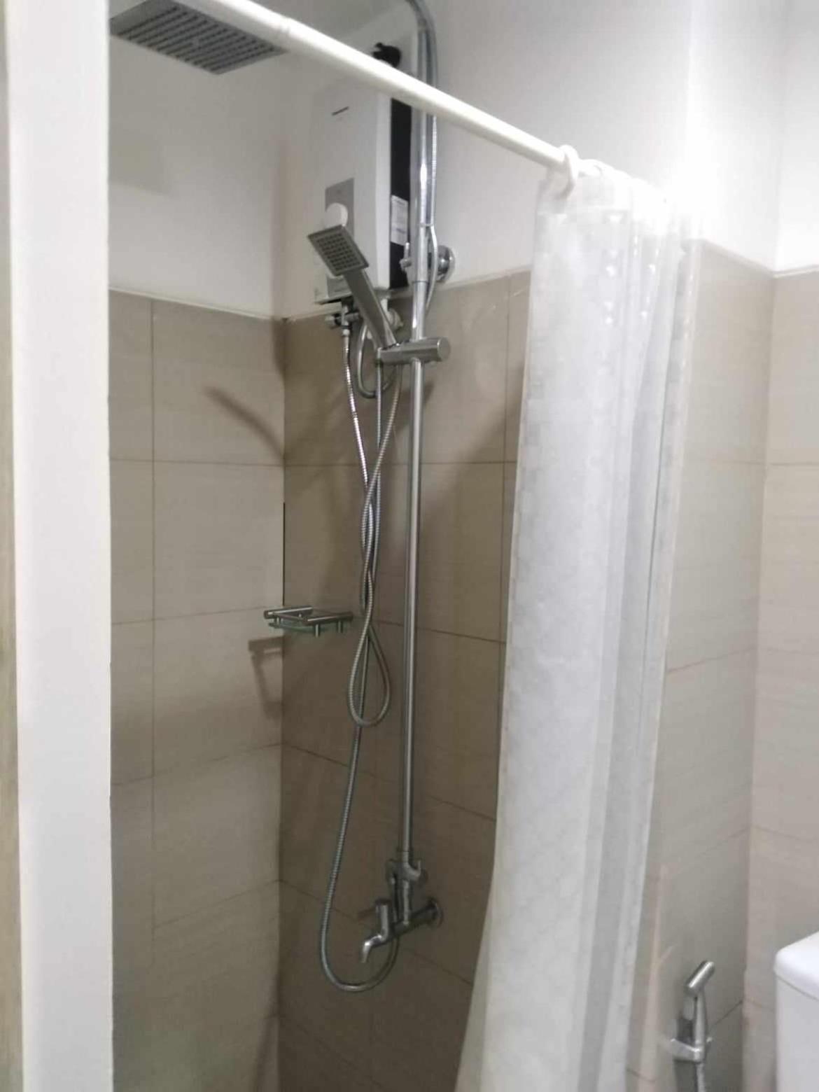 Apartment Shore 1 & 3 Residences Moa 1br With Balcony By Darpm Manila