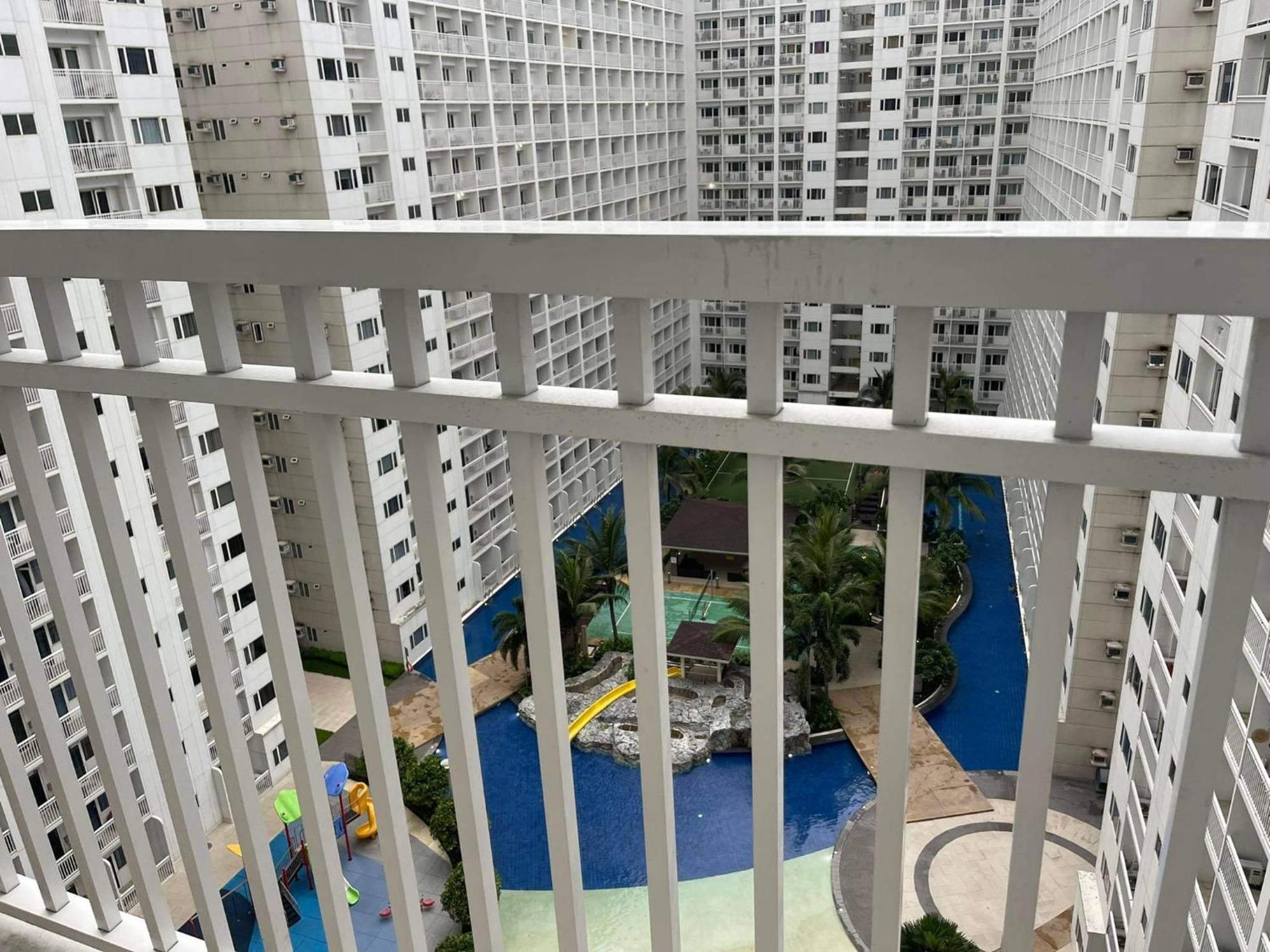 Shore 1 & 3 Residences Moa 1br With Balcony By Darpm Manila