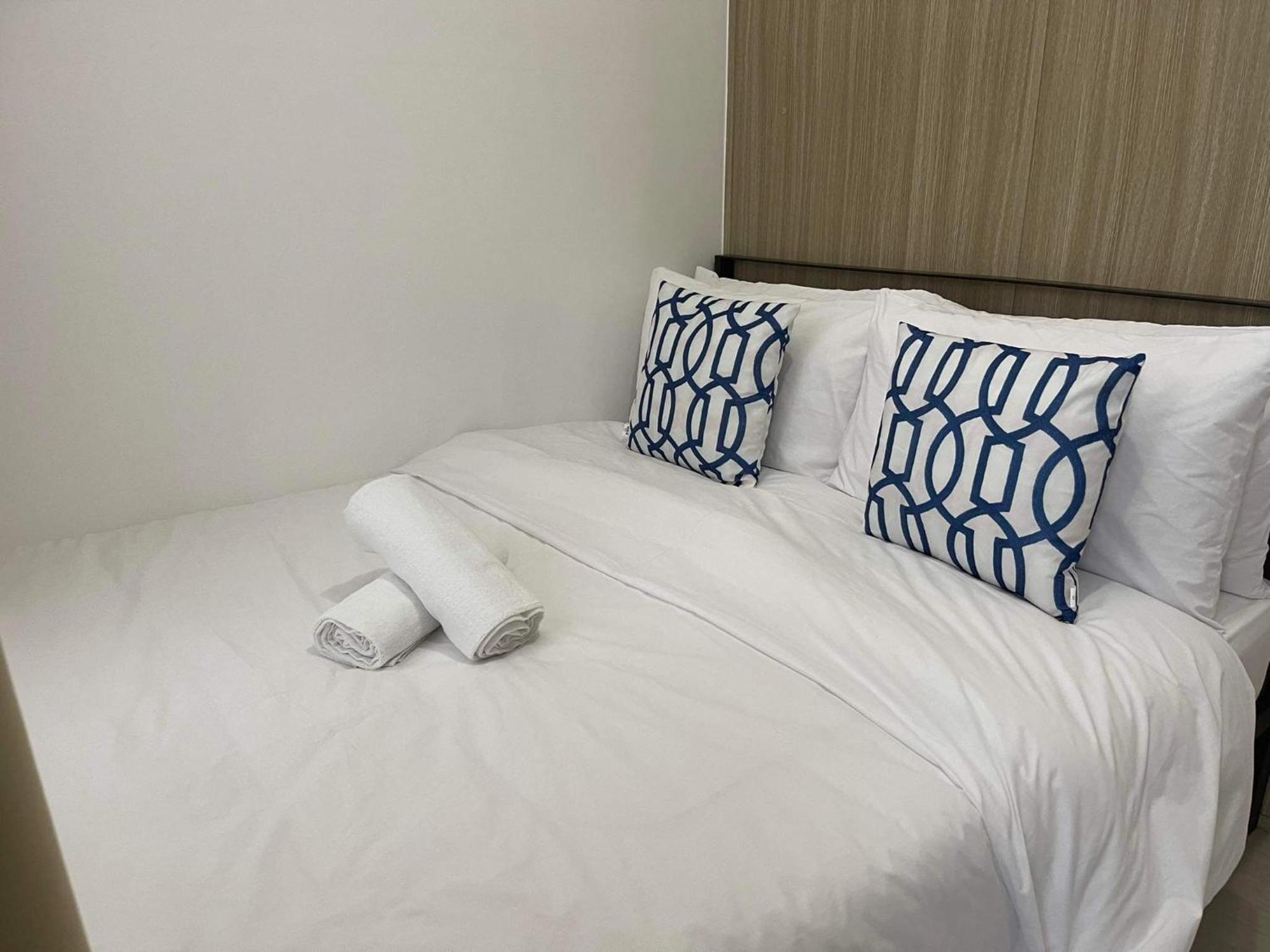 Apartment Shore 1 & 3 Residences Moa 1br With Balcony By Darpm *