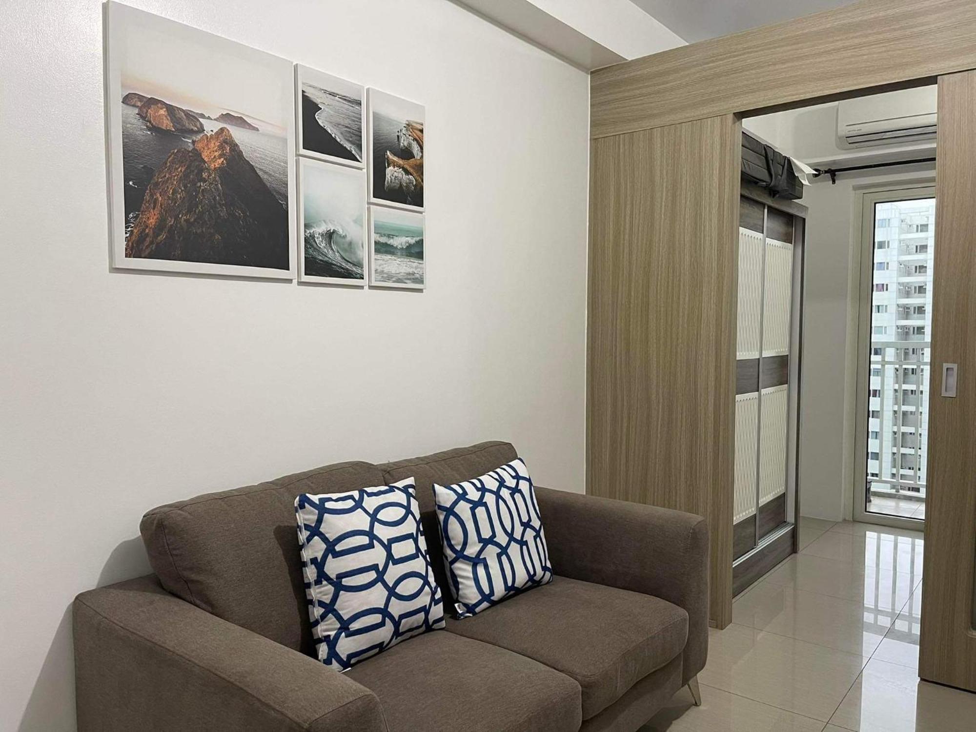Apartment Shore 1 & 3 Residences Moa 1br With Balcony By Darpm