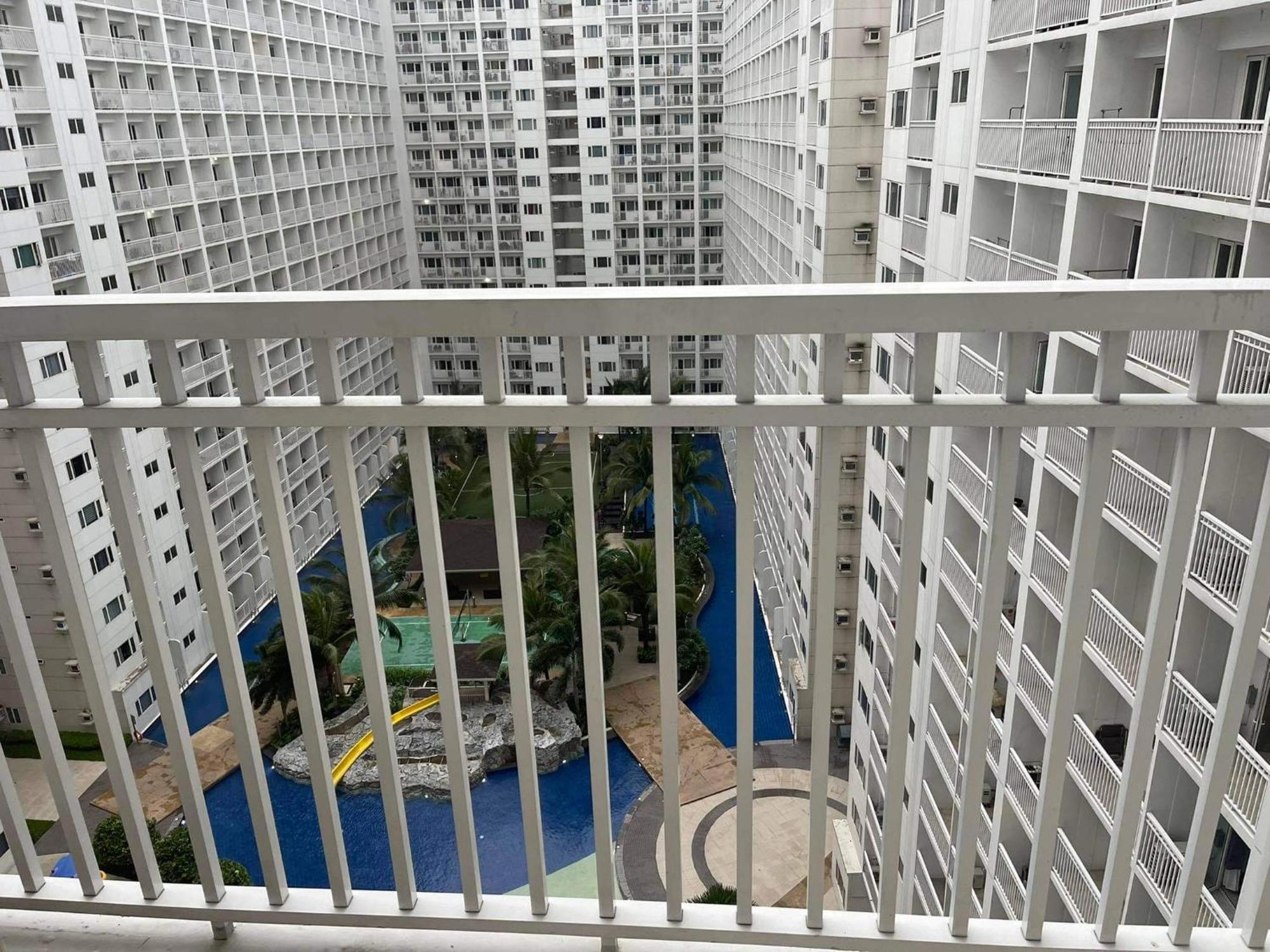 Apartment Shore 1 & 3 Residences Moa 1br With Balcony By Darpm