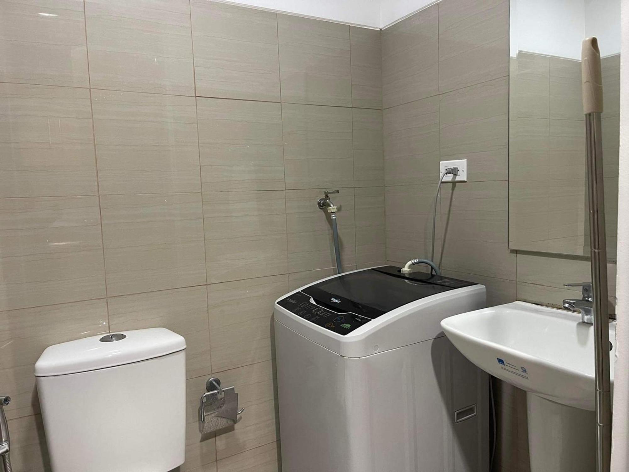 Shore 1 & 3 Residences Moa 1br With Balcony By Darpm Manila