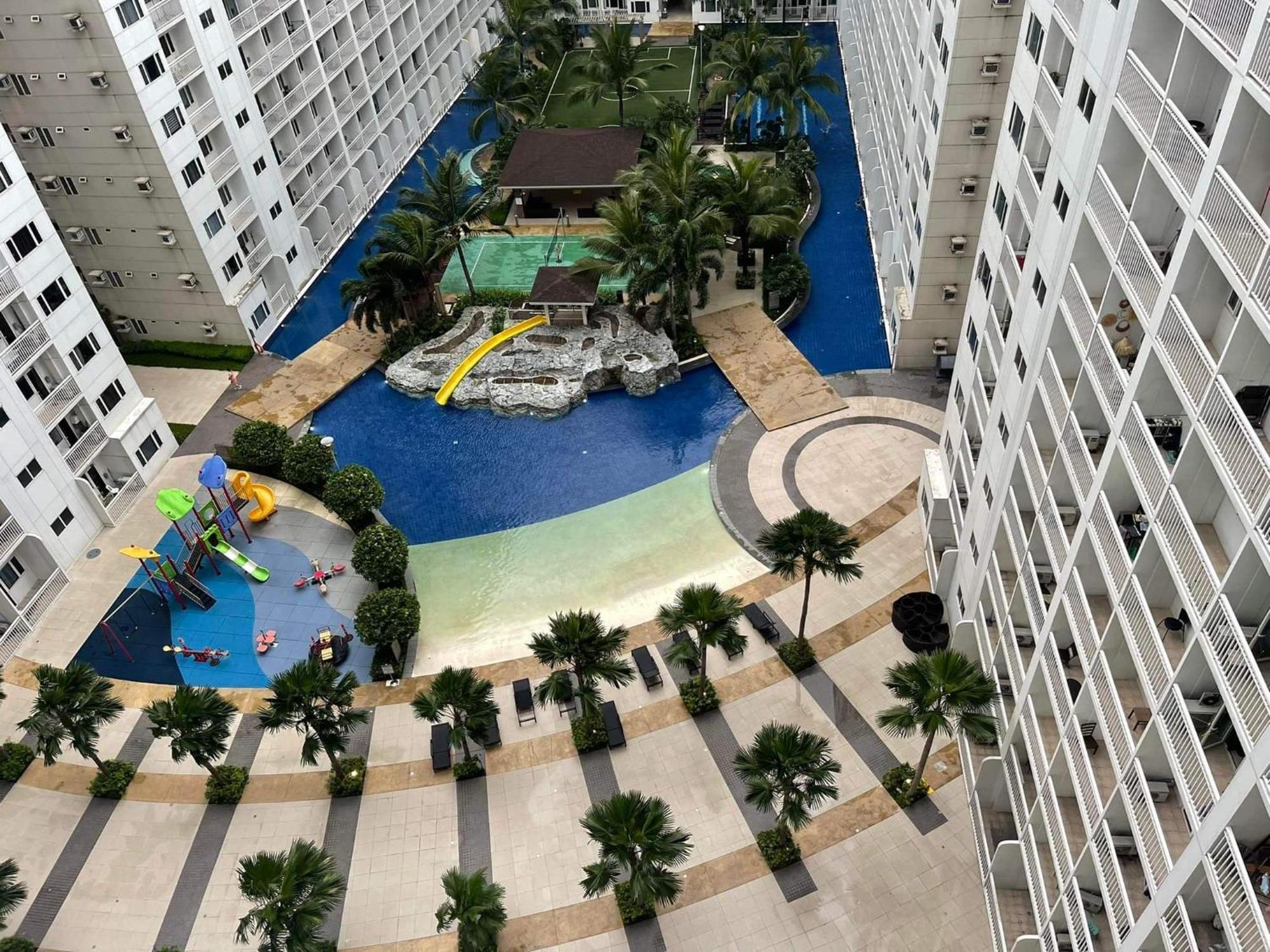 Shore 1 & 3 Residences Moa 1br With Balcony By Darpm * Manila