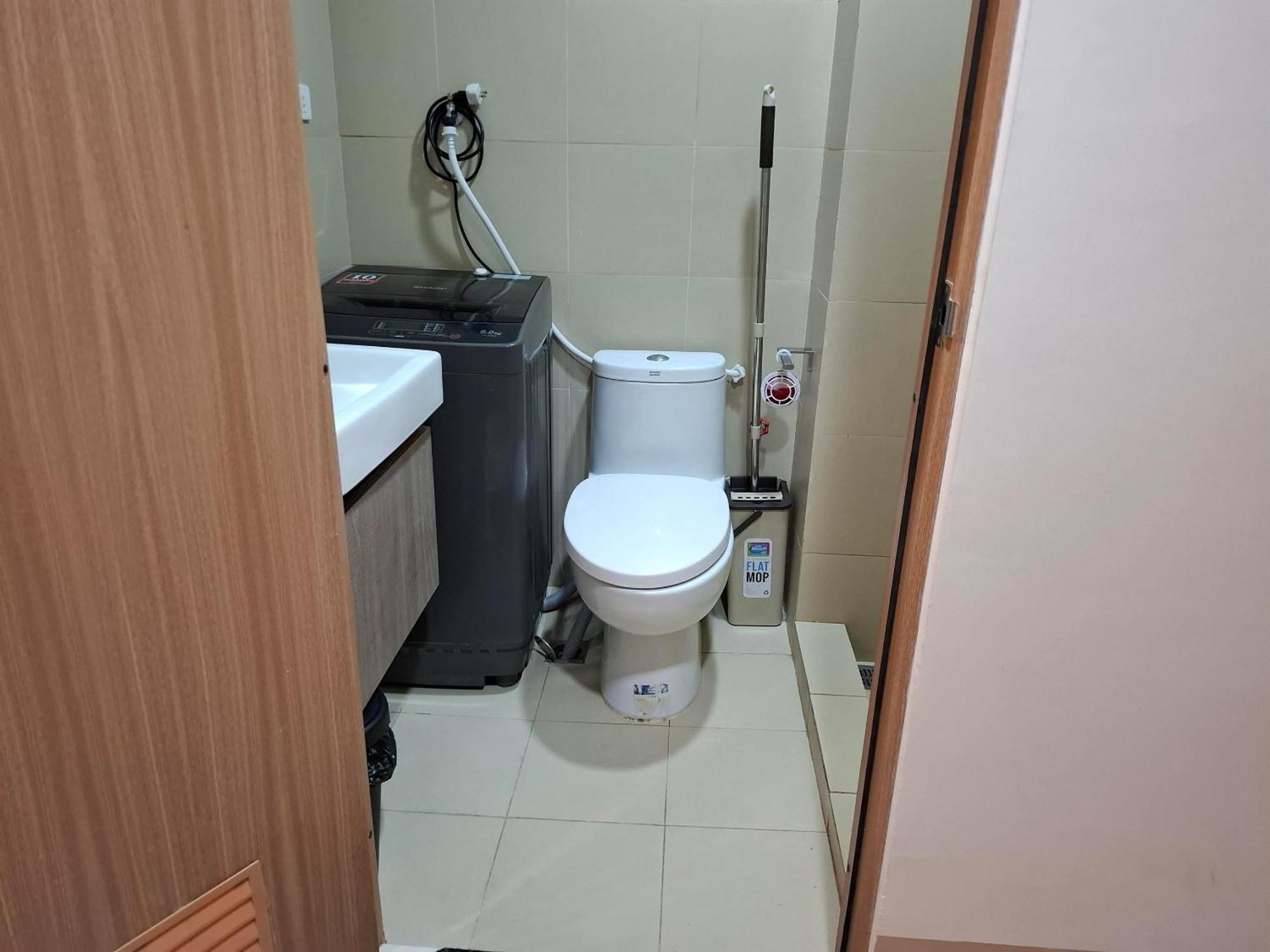 Apartment Shore 1 & 3 Residences Moa 1br With Balcony By Darpm Manila