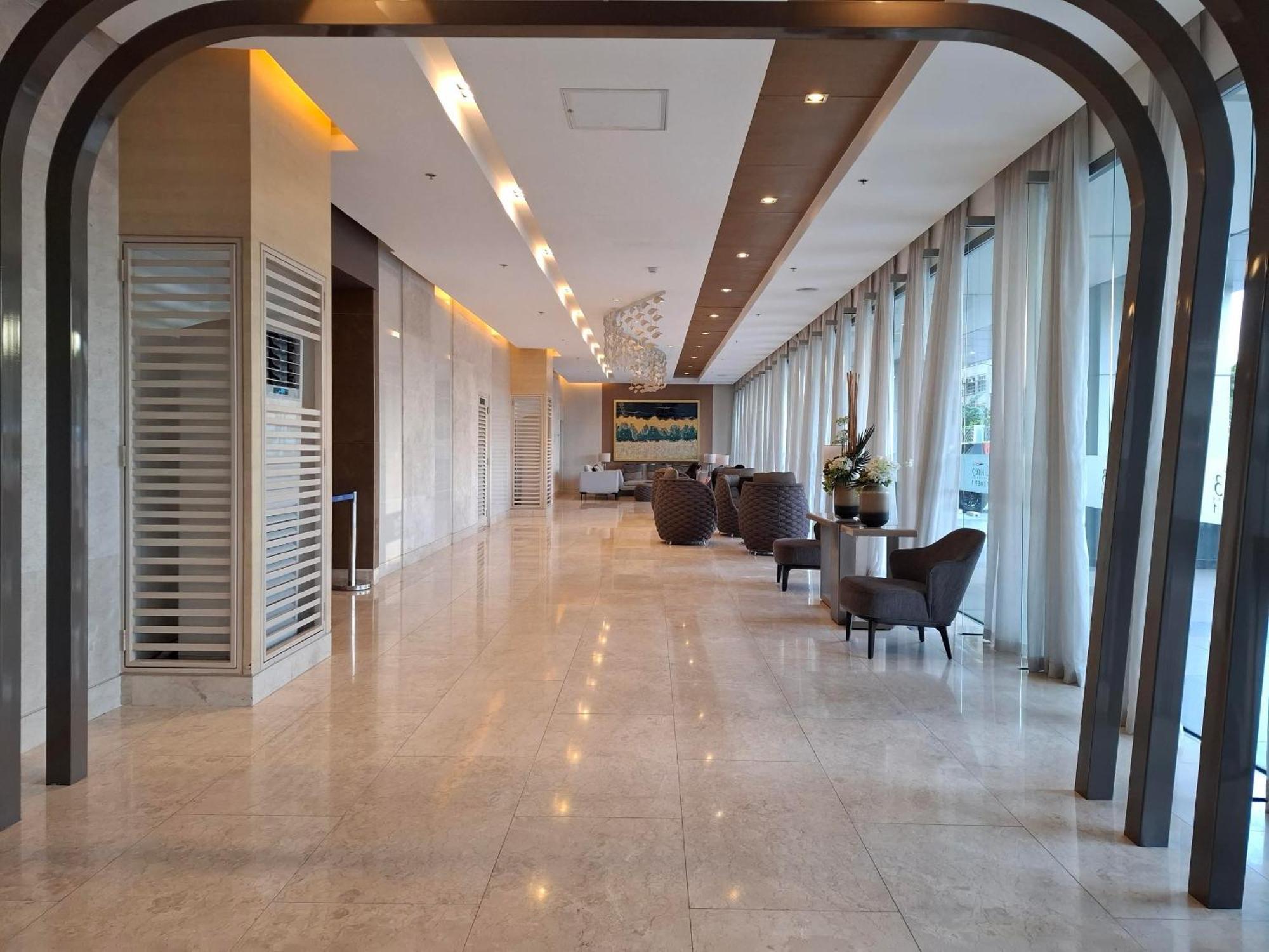 Shore 1 & 3 Residences Moa 1br With Balcony By Darpm Apartment *