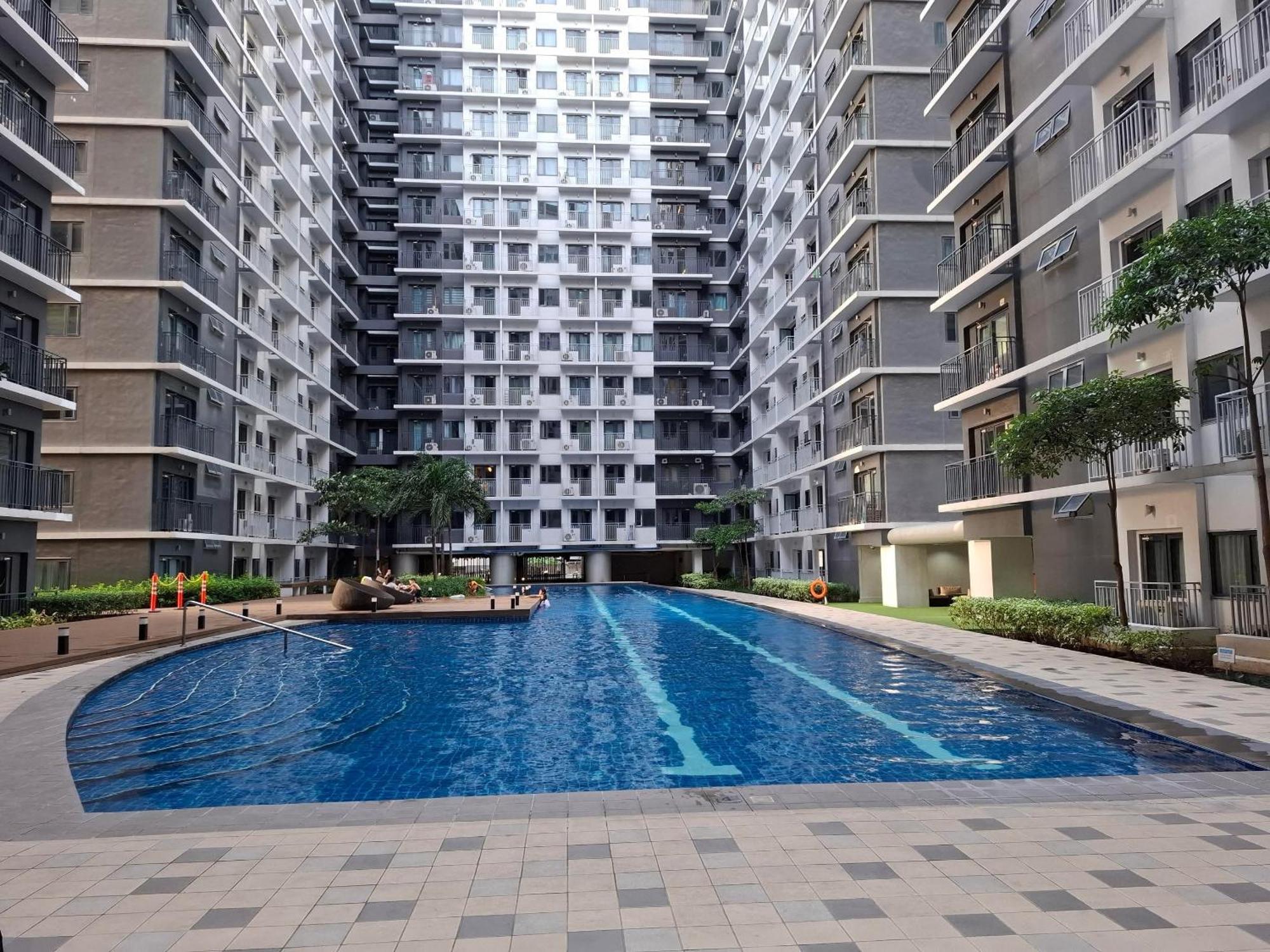Shore 1 & 3 Residences Moa 1br With Balcony By Darpm *