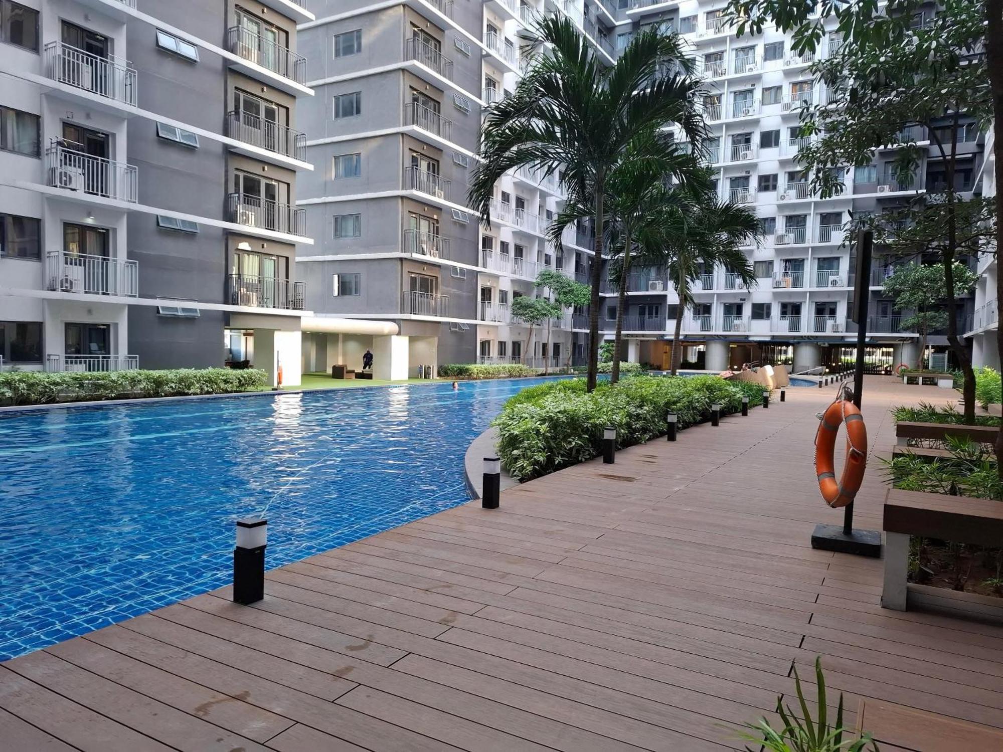 Shore 1 & 3 Residences Moa 1br With Balcony By Darpm Manila