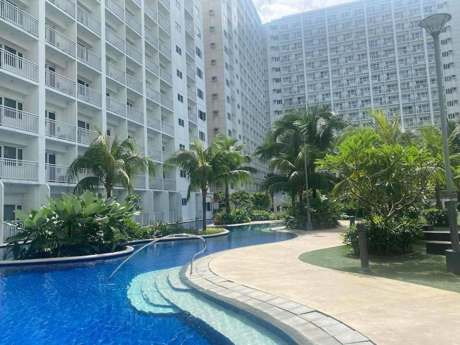 Shore 1 & 3 Residences Moa 1br With Balcony By Darpm Apartment Manila