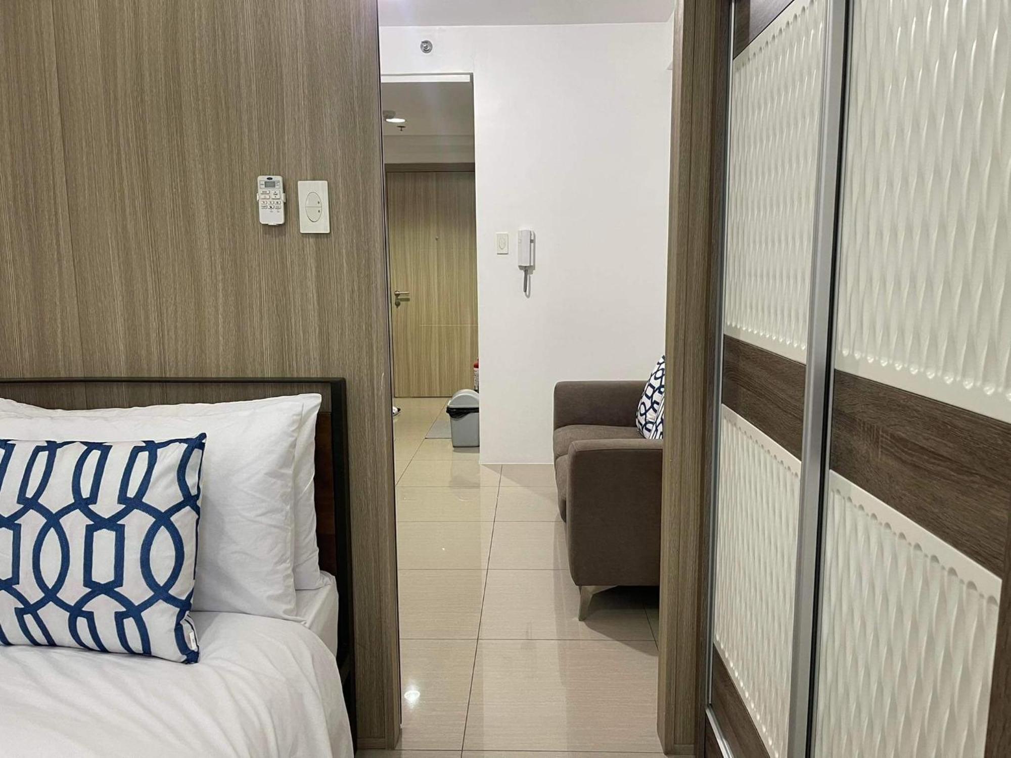 Shore 1 & 3 Residences Moa 1br With Balcony By Darpm *