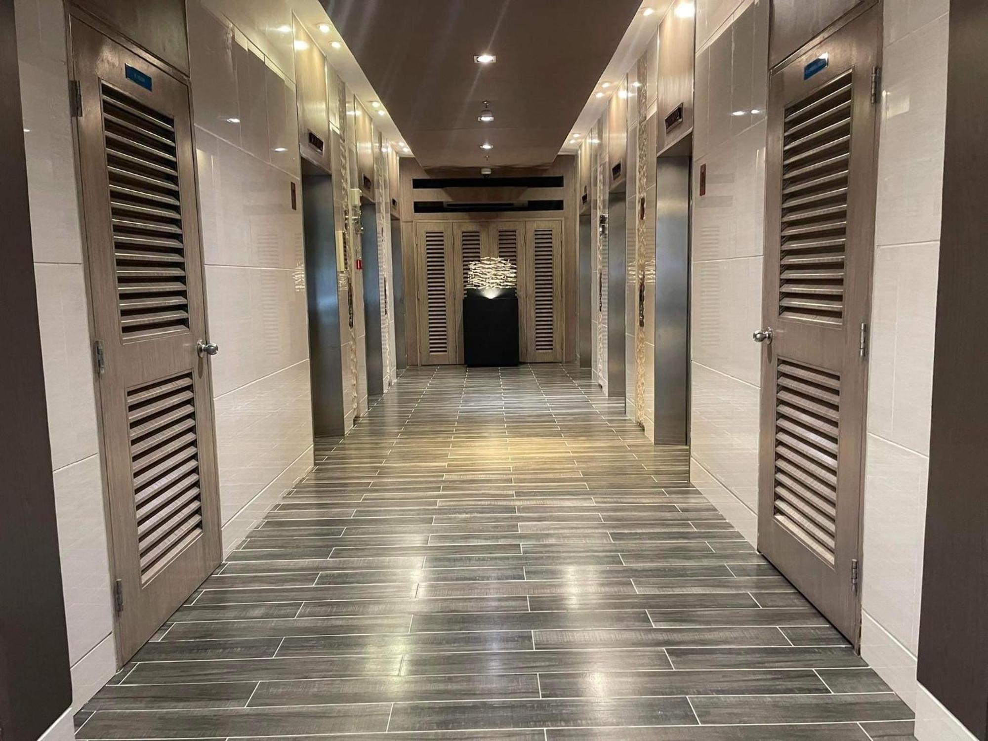 Shore 1 & 3 Residences Moa 1br With Balcony By Darpm