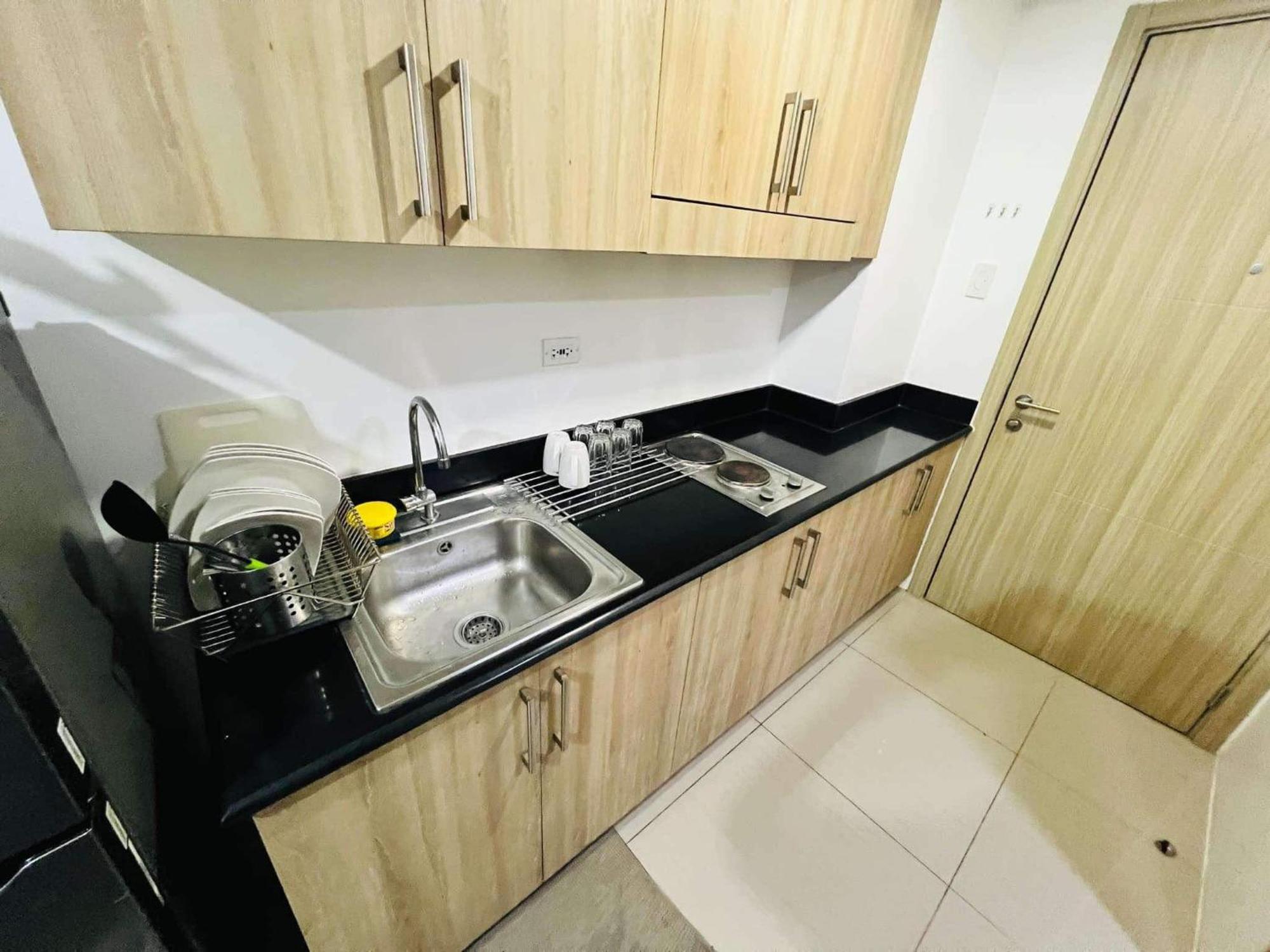 Shore 1 & 3 Residences Moa 1br With Balcony By Darpm