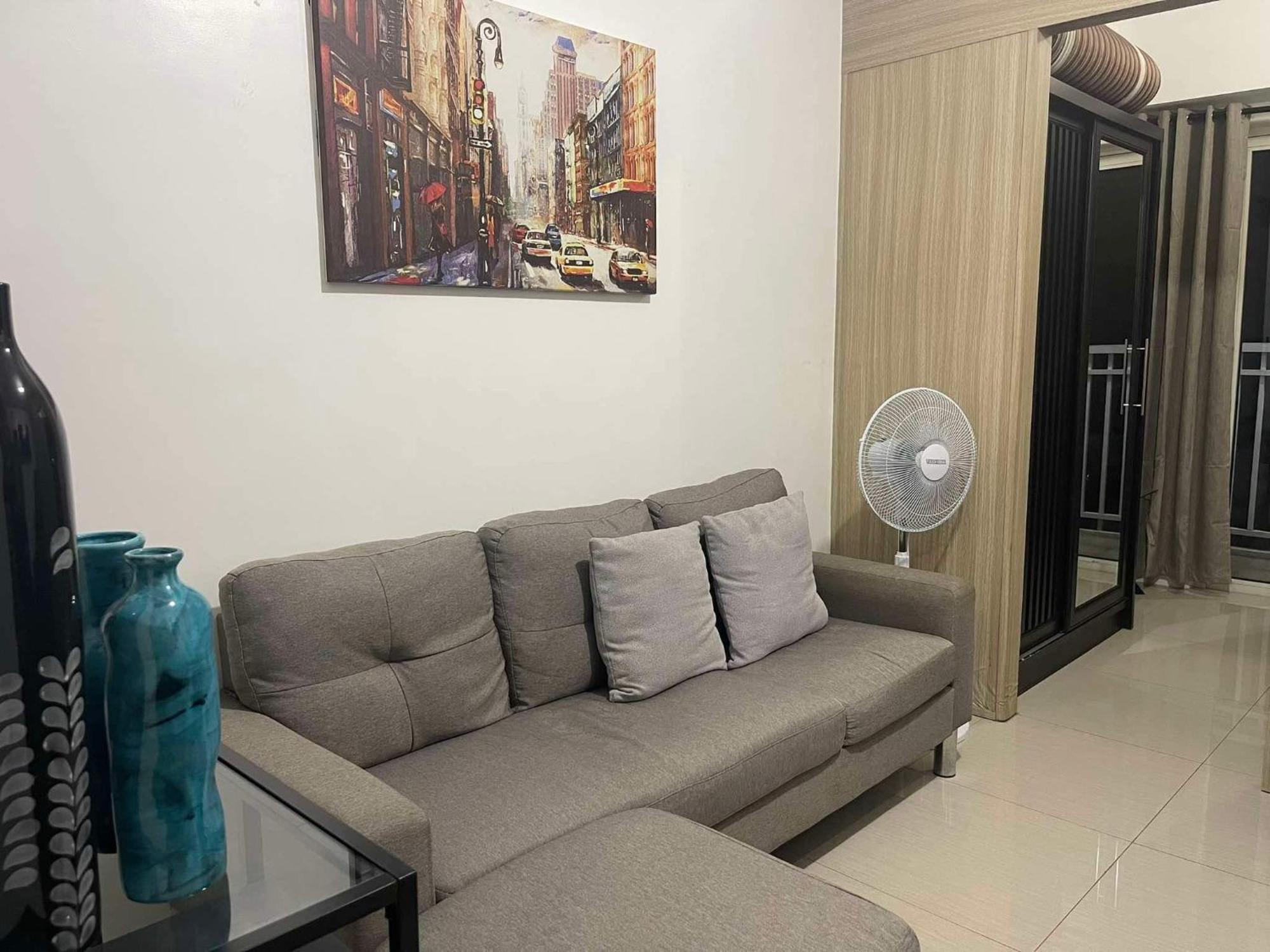 Shore 1 & 3 Residences Moa 1br With Balcony By Darpm Apartment