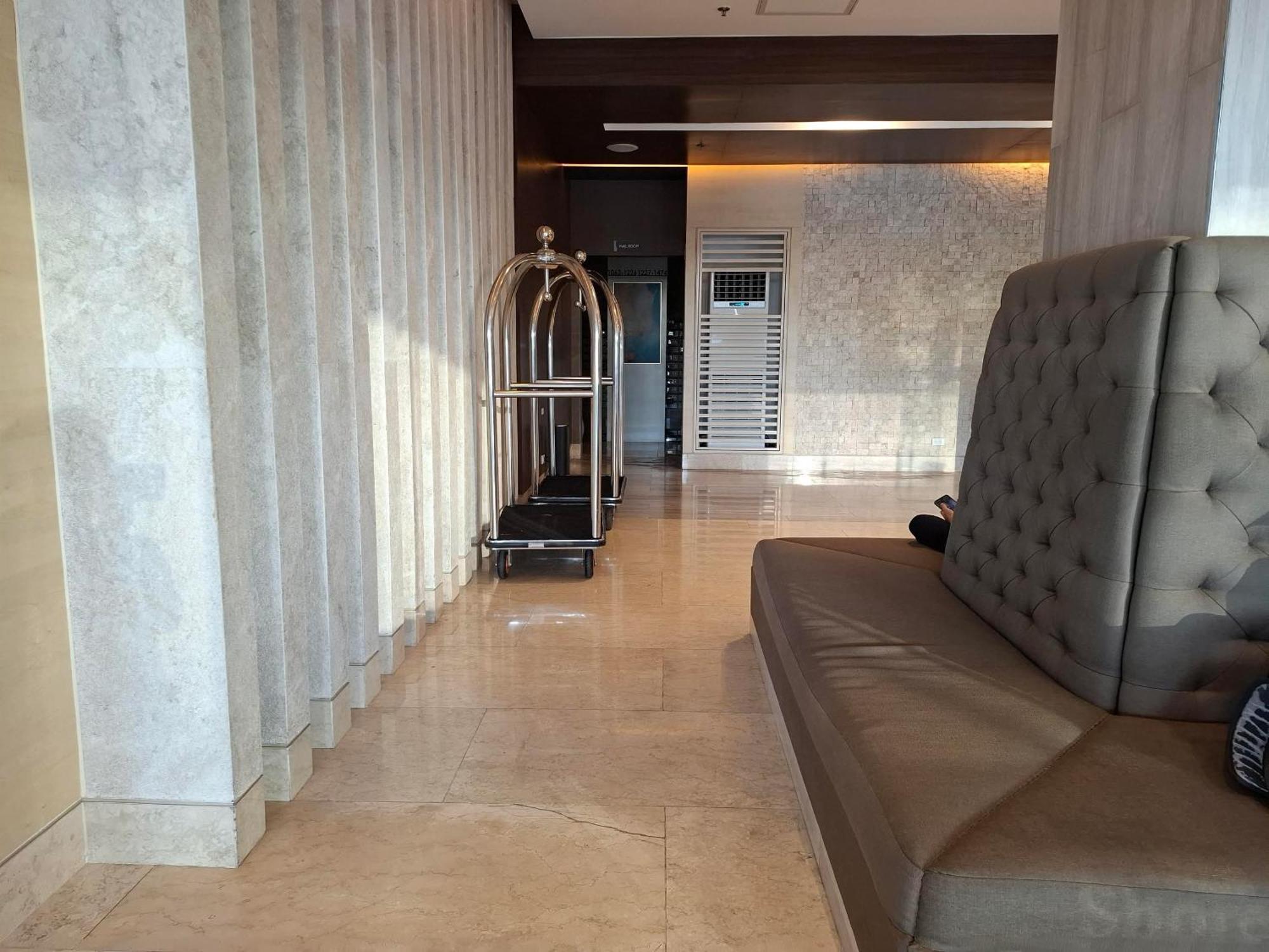 Shore 1 & 3 Residences Moa 1br With Balcony By Darpm